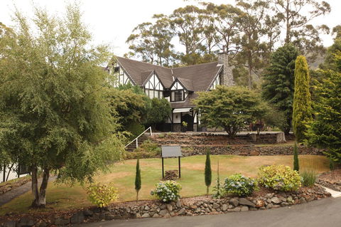 The Fox And Hounds Historic Hotel - Redcliffe Tourism 39