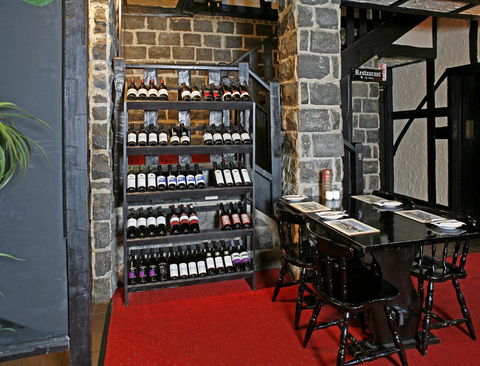 The Fox And Hounds Historic Hotel - Redcliffe Tourism 23