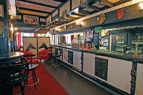 The Fox And Hounds Historic Hotel - Redcliffe Tourism 33