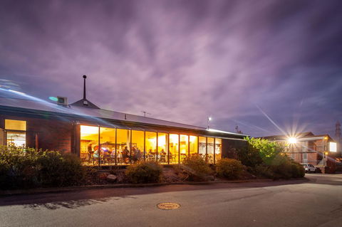 Mornington Inn - Redcliffe Tourism 7