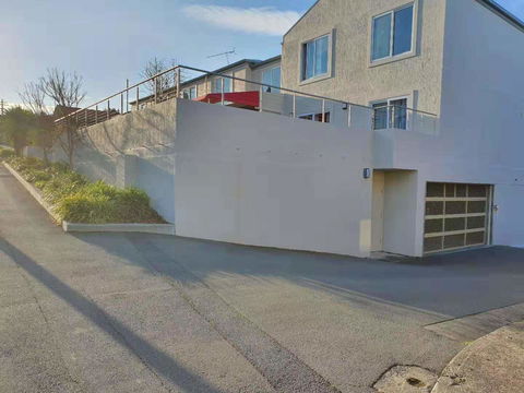 Battery Point Apartment With Car Park - Redcliffe Tourism 3