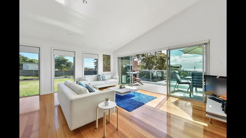 Seas The Day - Seaside Getaway - Redcliffe Tourism 0