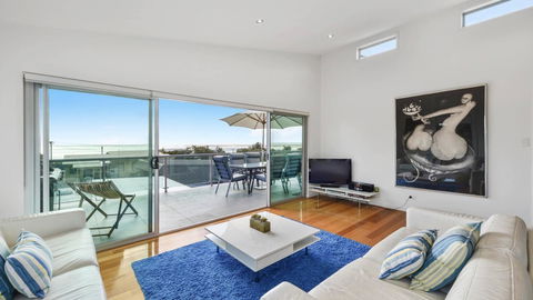 Seas The Day - Seaside Getaway - Redcliffe Tourism 4