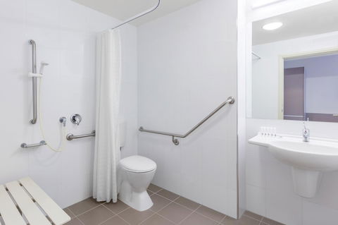Travelodge Hotel Hobart Airport - Redcliffe Tourism 5
