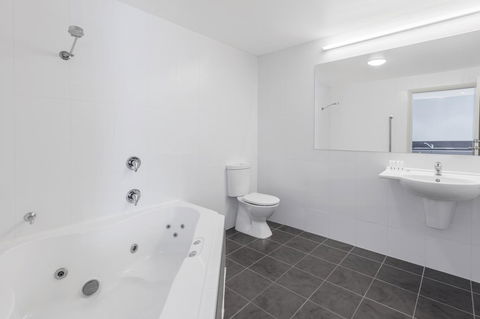 Travelodge Hotel Hobart Airport - Redcliffe Tourism 11