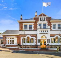Cygnet Old Bank - Redcliffe Tourism