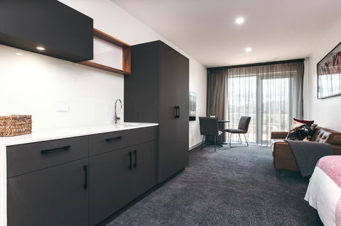 Maylands Lodge - Redcliffe Tourism 39