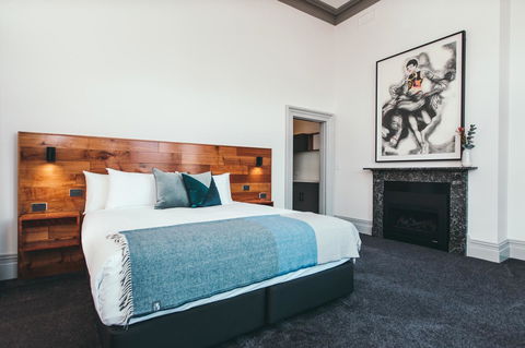 Maylands Lodge - Redcliffe Tourism 21