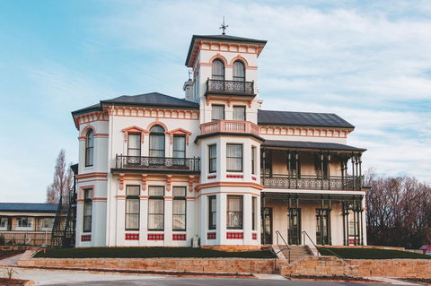 Maylands Lodge - Redcliffe Tourism 17