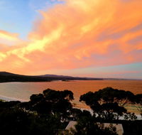 DOLPHIN LOOKOUT COTTAGE - amazing views of the Bay of Fires - Redcliffe Tourism
