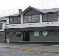Bridge Hotel - Redcliffe Tourism