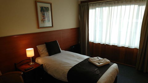 Mt Lyell Motor Inn - Redcliffe Tourism 1
