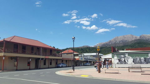 Mt Lyell Motor Inn - Redcliffe Tourism 33