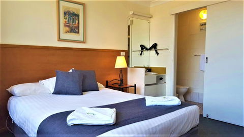 Mt Lyell Motor Inn - Redcliffe Tourism 5
