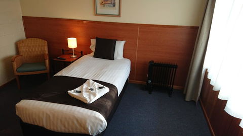 Mt Lyell Motor Inn - Redcliffe Tourism 3