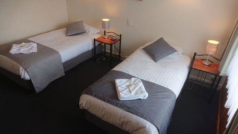 Mt Lyell Motor Inn - Redcliffe Tourism 23