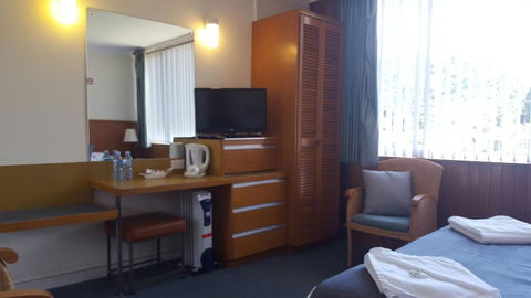 Mt Lyell Motor Inn - Redcliffe Tourism 32