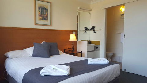 Mt Lyell Motor Inn - Redcliffe Tourism 20