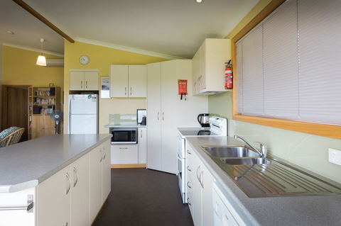 Arthur Riverfront And Sea Lodge Downstream - Redcliffe Tourism 10