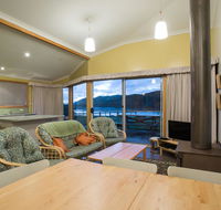 Arthur Riverfront and Sea Lodge downstream - Redcliffe Tourism