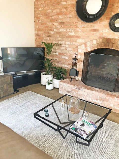 EMBRACING EVANDALE - Hosted By L'Abode Accommodation - Redcliffe Tourism 11