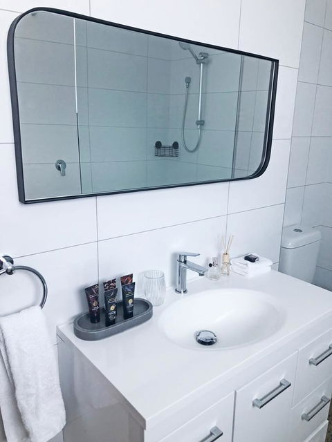 EMBRACING EVANDALE - Hosted By L'Abode Accommodation - Redcliffe Tourism 22