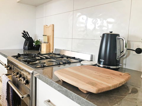 EMBRACING EVANDALE - Hosted By L'Abode Accommodation - Redcliffe Tourism 20