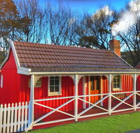 Platypus Playground Riverside Cottage - Redcliffe Tourism