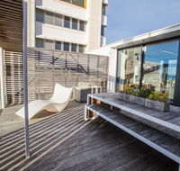 Avalon City Retreat - Redcliffe Tourism