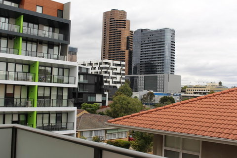Poplar Box Hill Apartment - Redcliffe Tourism 1