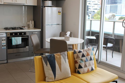 Poplar Box Hill Apartment - Redcliffe Tourism 2