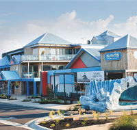 The Island Accommodation - Redcliffe Tourism