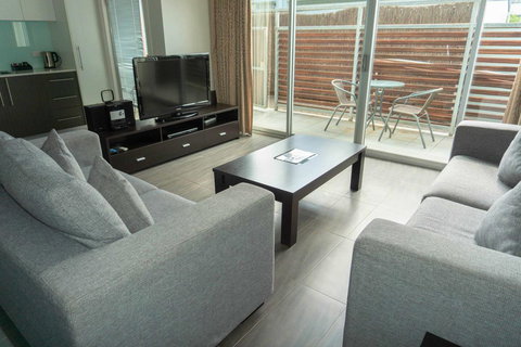 The Apollo - Redcliffe Tourism 16