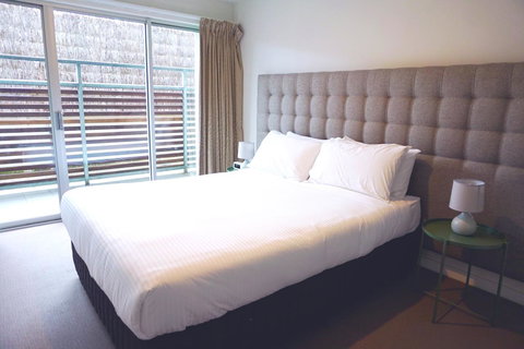 The Apollo - Redcliffe Tourism 23