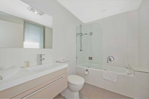 The Apollo - Redcliffe Tourism 2