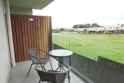 The Apollo - Redcliffe Tourism 19