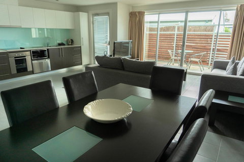 The Apollo - Redcliffe Tourism 10