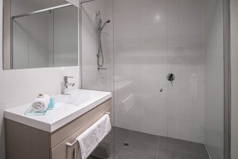 The Apollo - Redcliffe Tourism 4