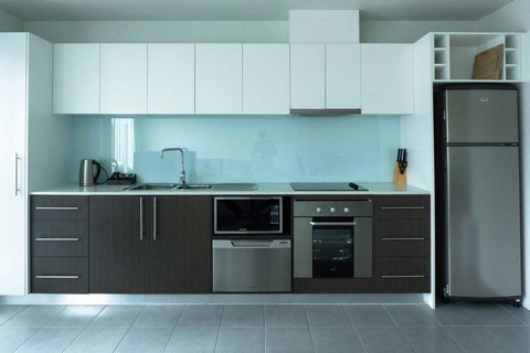 The Apollo - Redcliffe Tourism 12