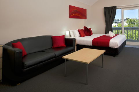 Boathouse Resort Studios And Suites - Redcliffe Tourism 15
