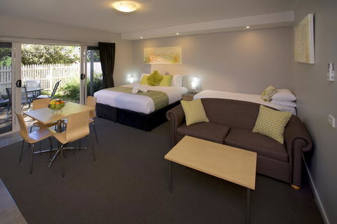 Boathouse Resort Studios And Suites - Redcliffe Tourism 11