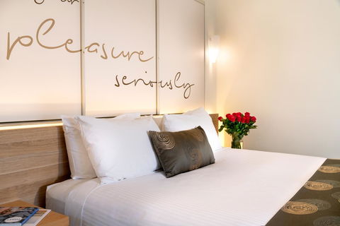 Boathouse Resort Studios And Suites - Redcliffe Tourism 6