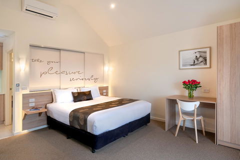 Boathouse Resort Studios And Suites - Redcliffe Tourism 2