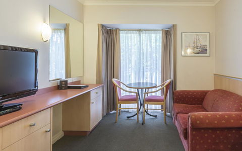 The Waverley International Hotel - Redcliffe Tourism 6