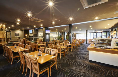 Mornington Hotel - Redcliffe Tourism 11