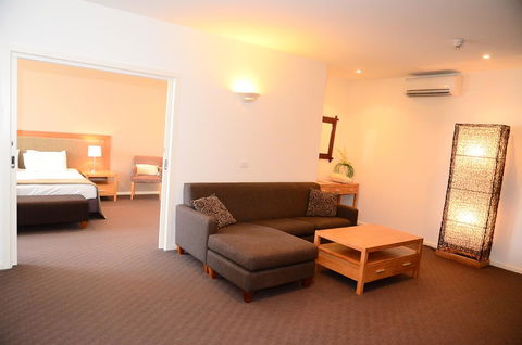 Mornington Hotel - Redcliffe Tourism 36