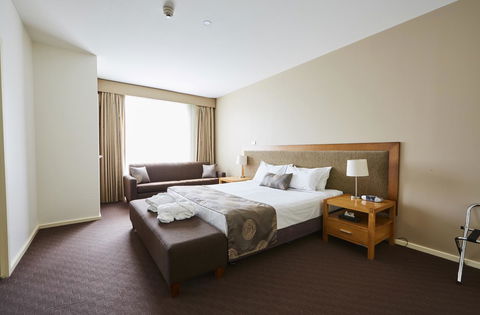 Mornington Hotel - Redcliffe Tourism 0