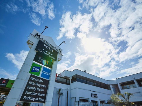 Mornington Hotel - Redcliffe Tourism 4