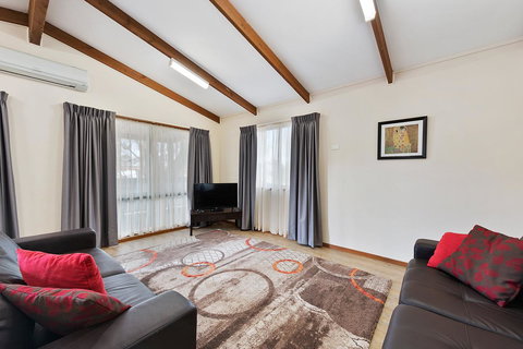 High Country Holiday Park - Redcliffe Tourism 9