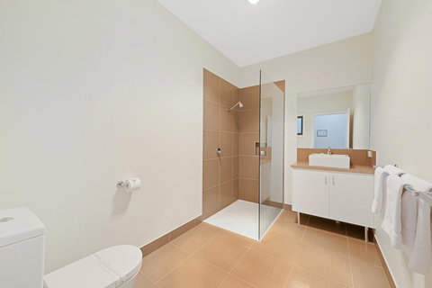 High Country Holiday Park - Redcliffe Tourism 1